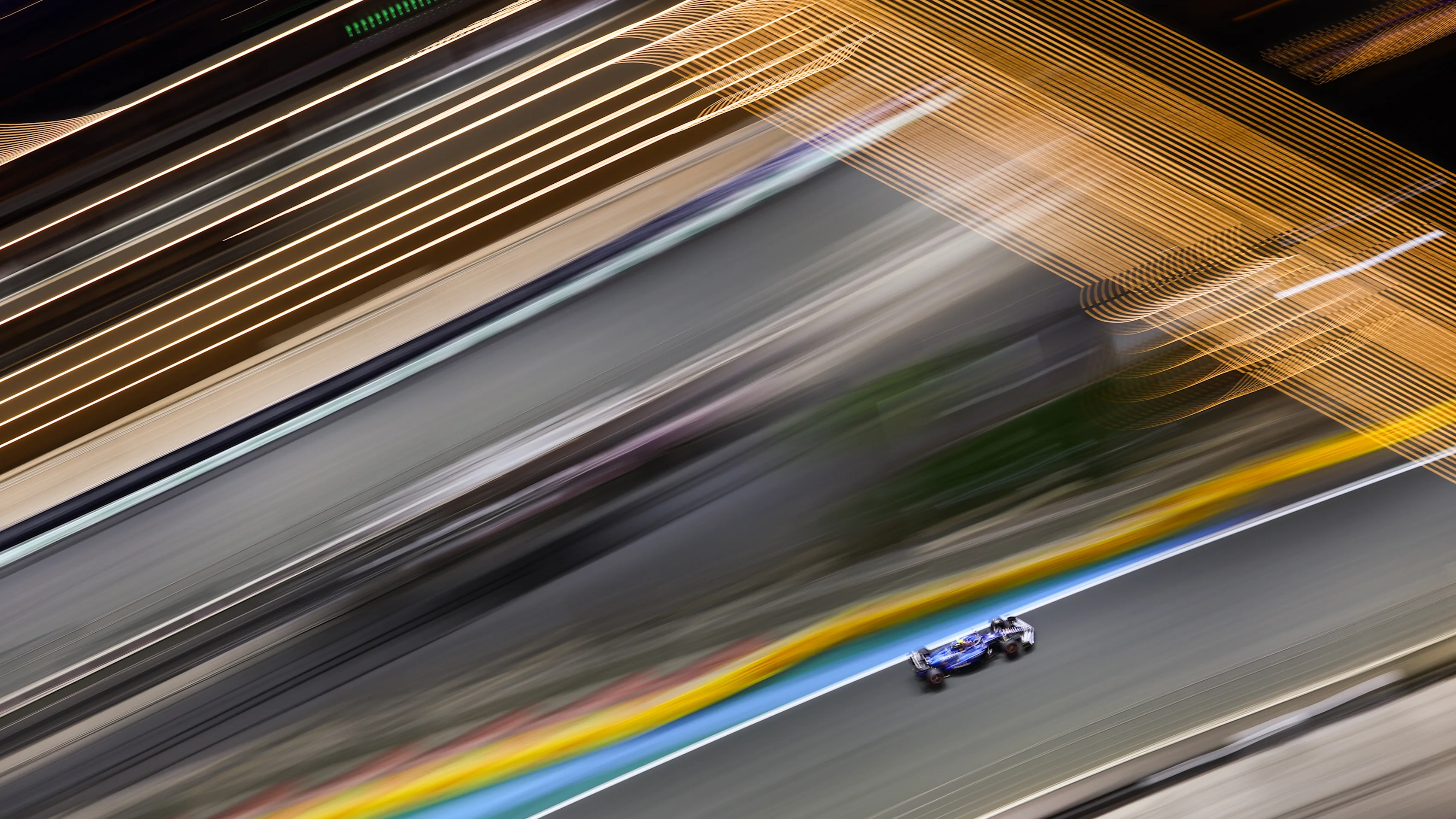 JEDDAH, SAUDI ARABIA - APRIL 18: Lando Norris of Great Britain driving the (4) McLaren MCL39