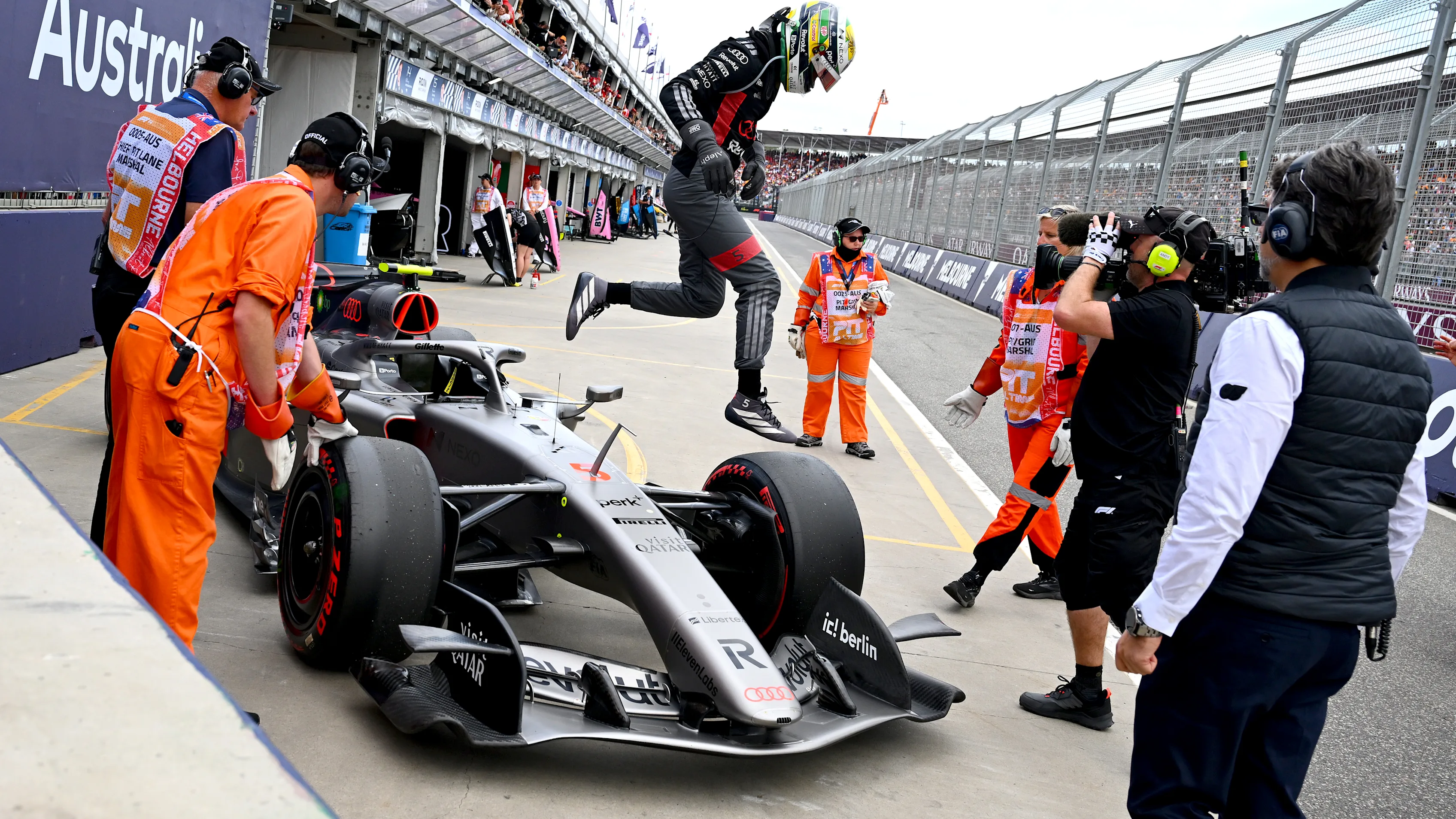 MELBOURNE, AUSTRALIA - MARCH 07: Gabriel Bortoleto of Brazil and Audi F1 Team jumps out of his car in the Pitlane during qualifying ahead of the F1 Grand Prix of Australia at Albert Park Grand Prix Circuit on March 07, 2026 in Melbourne, Australia. (Photo by Mark Sutton - Formula 1/Formula 1 via Getty Images)