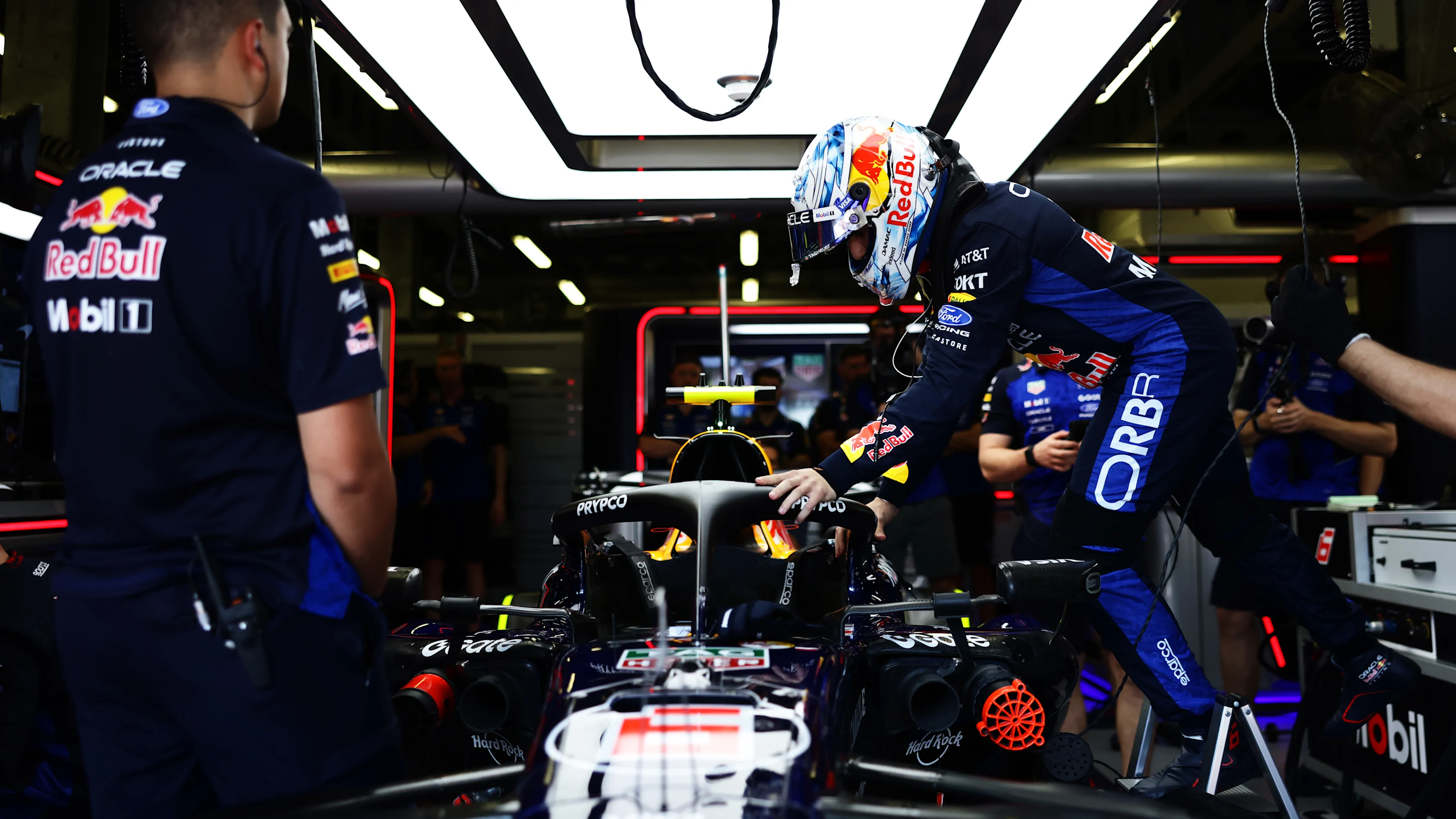 BAKU, AZERBAIJAN - SEPTEMBER 24: Isack Hadjar of France and Oracle Red Bull Racing prepares to