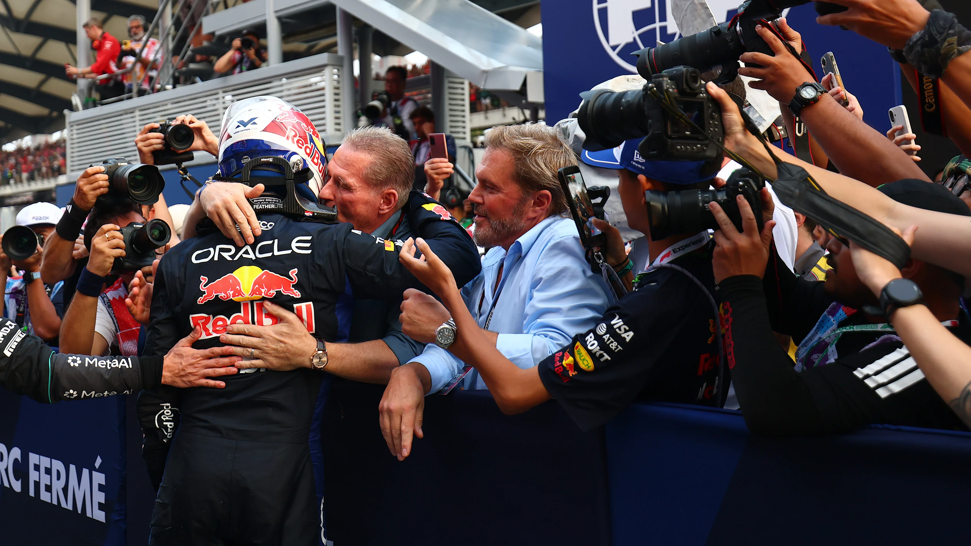 KUALA LUMPUR, MALAYSIA - OCTOBER 04: Race winner Max Verstappen of the Netherlands and Oracle Red