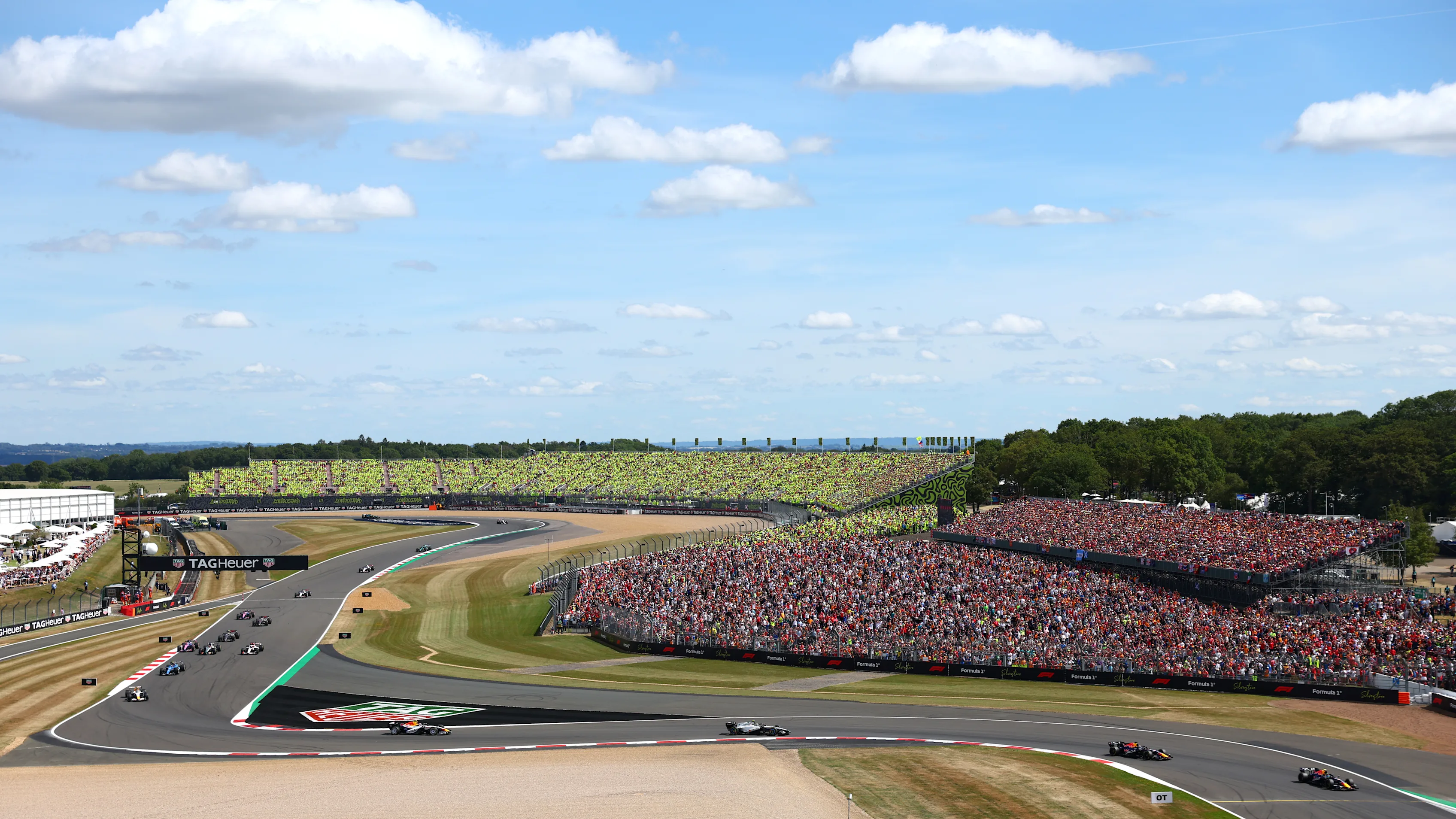 NORTHAMPTON, ENGLAND - JULY 05: Isack Hadjar of France driving the (6) Oracle Red Bull Racing RB22