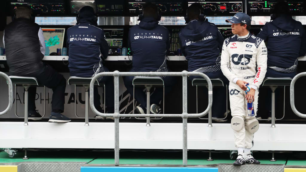 DRIVER MARKET: De Vries is under pressure at AlphaTauri, but is he really already in danger of losing his seat already? - Vimarsana News