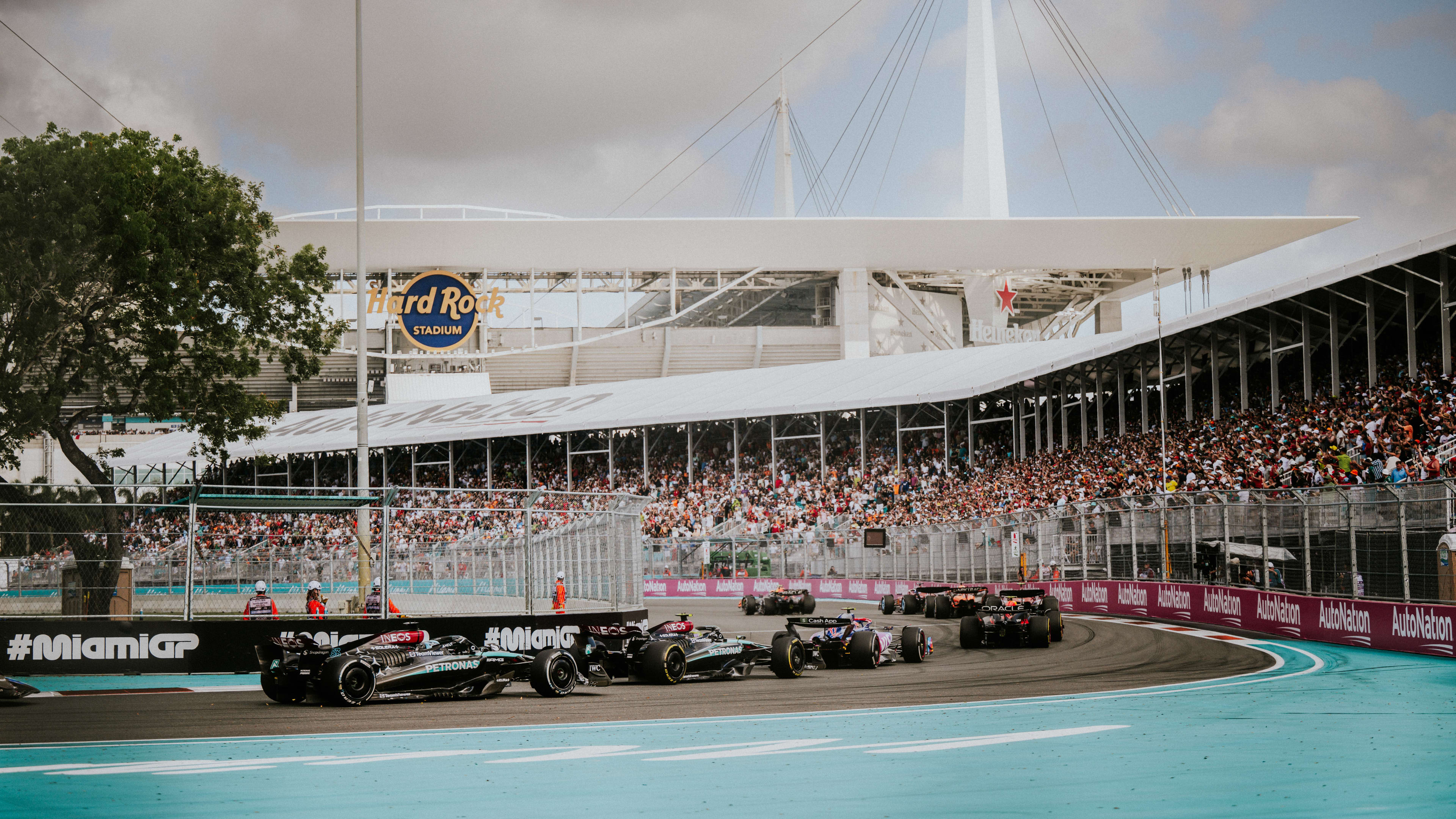 MIAMI, FLORIDA - MAY 05: A general view of the race action during the F1 Grand Prix of Miami at