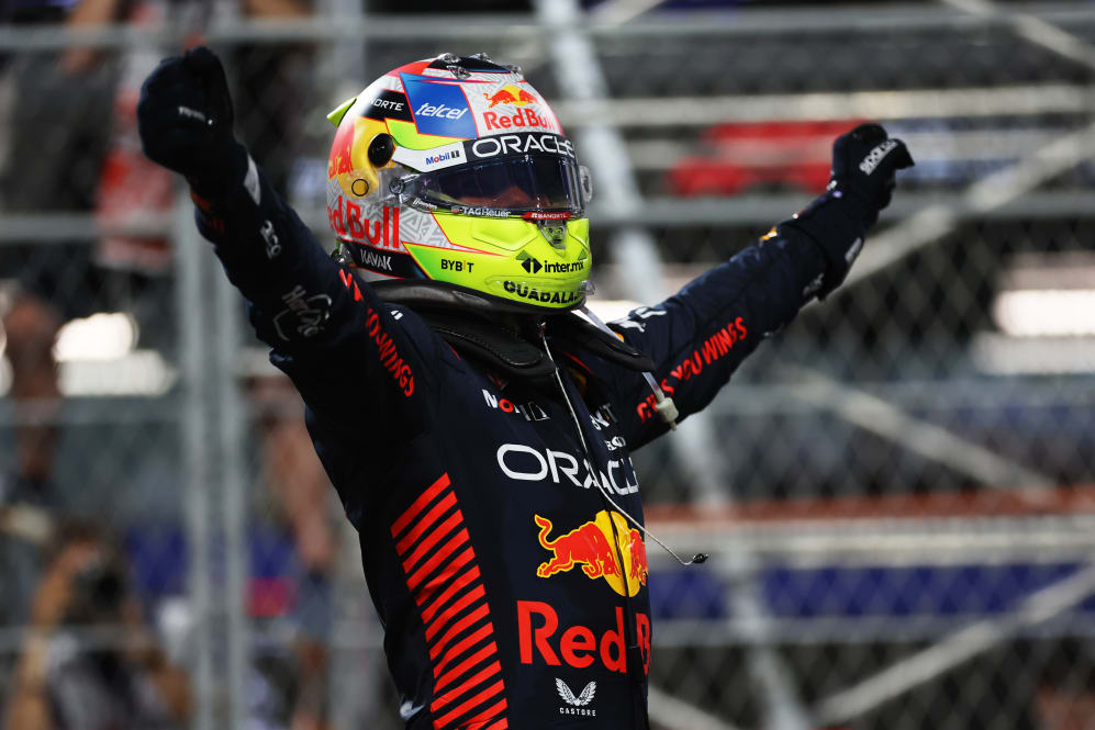 JEDDAH, ARABIA SAUDITA - 19 DE MARZO: Ganador de la carrera Sergio Pérez de México y Oracle Red Bull Racing