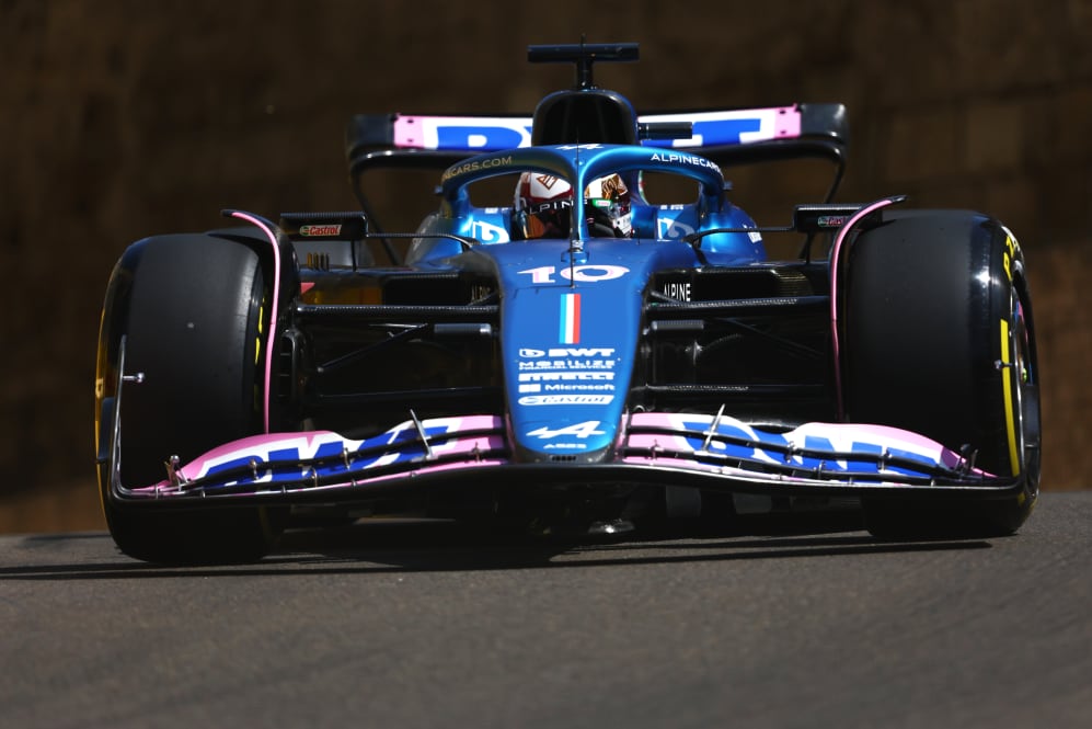 BAKU, AZERBAIJAN - 28 de abril: Pierre Gasly de Francia conduciendo el (10) Alpine F1 A523 Renault en