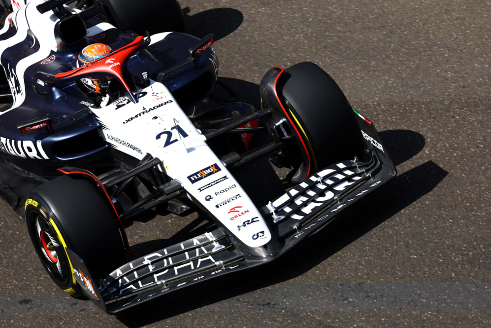 BAKU, AZERBAIYÁN - 28 DE ABRIL: Nyck de Vries de los Países Bajos conduciendo la (21) Scuderia AlphaTauri AT04