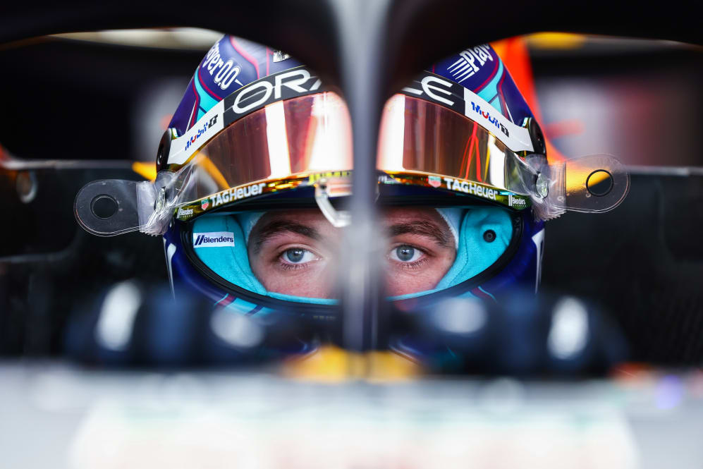 MIAMI, FLORIDA - 06 DE MAYO: Max Verstappen de los Países Bajos y Oracle Red Bull Racing se preparan para