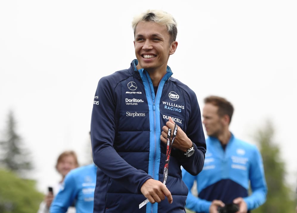 MONTREAL, QUEBEC - 17 DE JUNIO: Alexander Albon de Tailandia conduciendo el (23) Williams FW45 Mercedes en