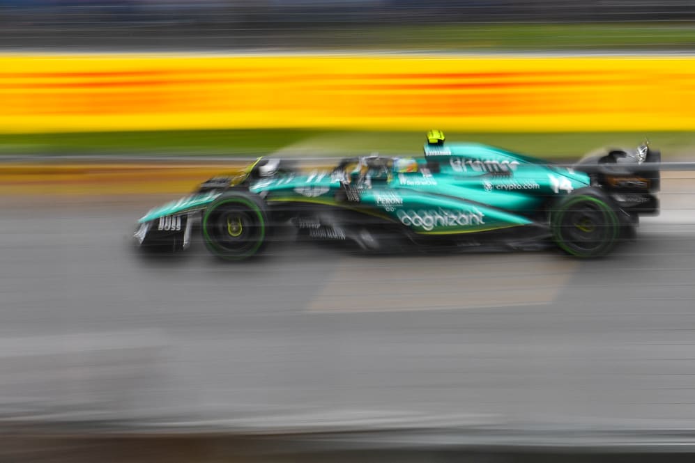 MONTREAL, QU - 17 DE JUNHO: O espanhol Fernando Alonso (14) dirige o Aston Martin AMR23 Mercedes