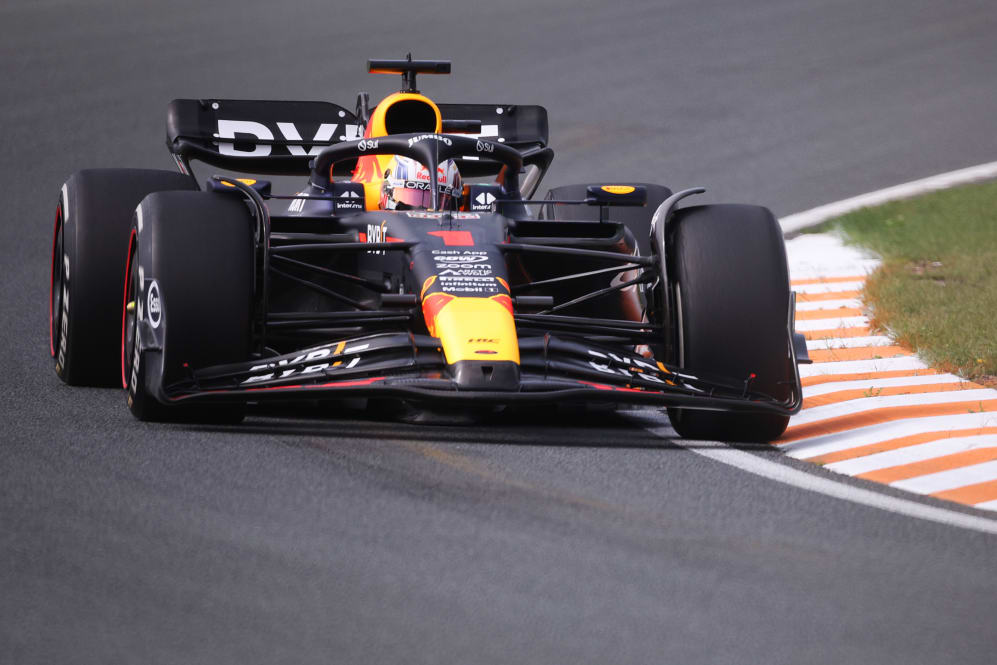 ZANDVOORT, PAÍSES BAJOS - 25 DE AGOSTO: Max Verstappen de los Países Bajos conduciendo el (1) Oracle Red