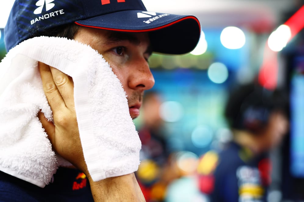 SINGAPUR, SINGAPUR - 17 DE SEPTIEMBRE: Sergio Pérez de México y Oracle Red Bull Racing se prepara para