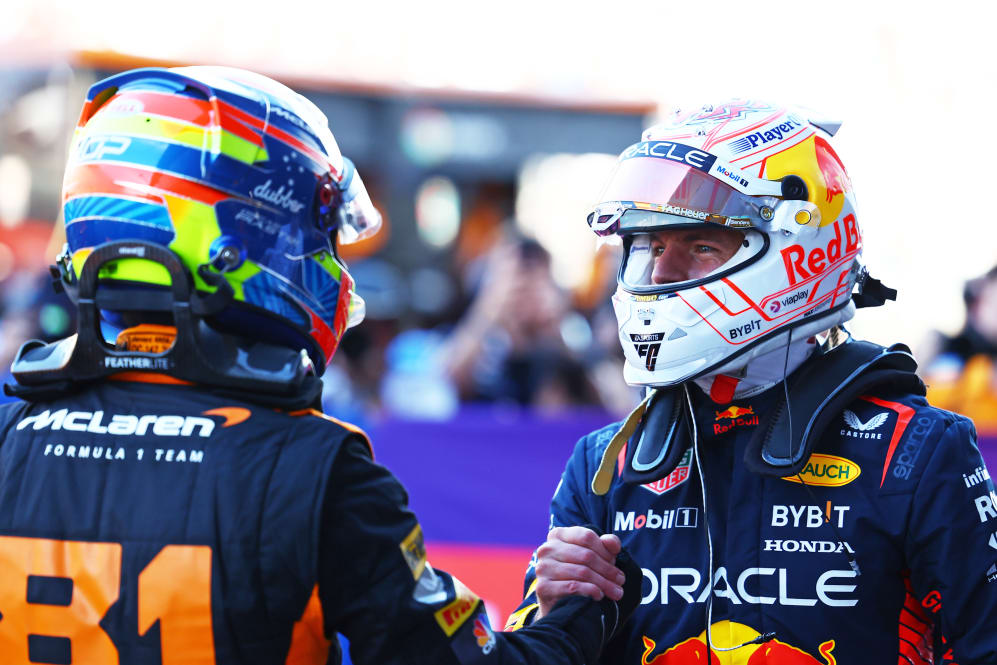 SUZUKA, JAPÓN - 23 DE SEPTIEMBRE: Max Verstappen, clasificado para la pole position, de los Países Bajos y Oracle