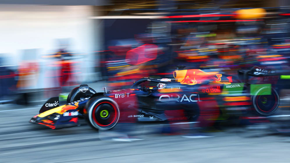 SUZUKA, JAPAN - SEPTEMBER 24: Max Verstappen of the Netherlands driving the (1) Oracle Red Bull