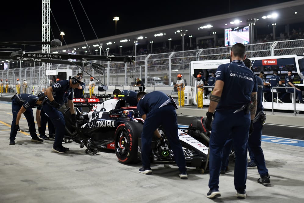 LUSAIL CITY, QATAR - OCTOBER 06: Yuki Tsunoda of Japan driving the (22) Scuderia AlphaTauri AT04 is