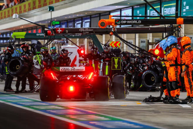 Christian Horner admitted pit stop failure and apologized to Checo Perez