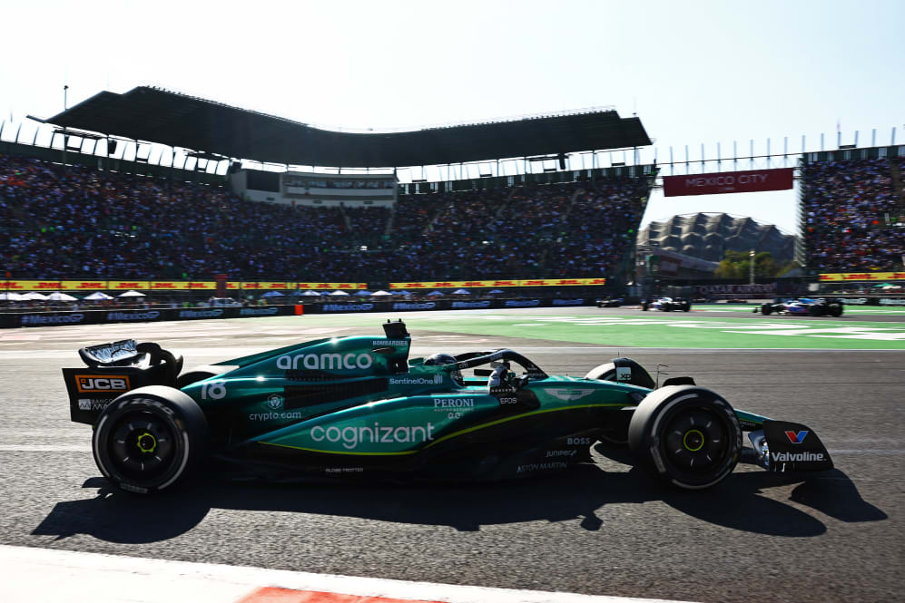 CIUDAD DE MÉXICO, MÉXICO - 29 DE OCTUBRE: El canadiense Lance Stroll (18) conduciendo el Aston Martin AMR23