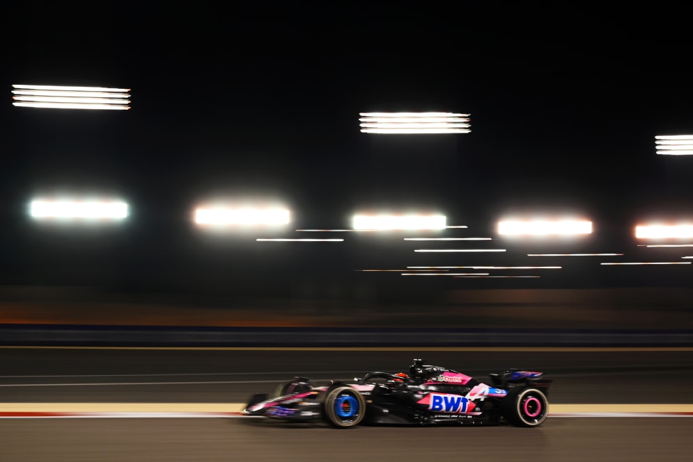 BAHREIN, BAHREIN - 02 DE MARZO: Esteban Ocon de Francia conduciendo el (31) Alpine F1 A524 Renault en