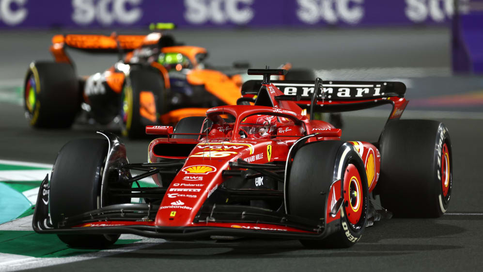 JEDDAH, ARABIA SAUDITA - 9 DE MARZO: Charles Leclerc de Mónaco conduciendo el (16) Ferrari SF-24 en la pista